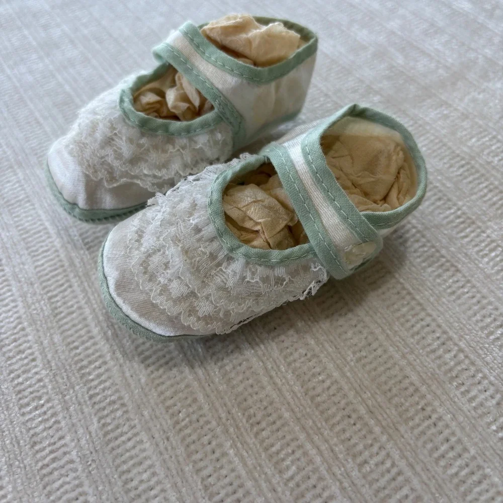 Vintage Infant Baby Booties Satin Lace Mary Jane Christening Shoes Mint Cream